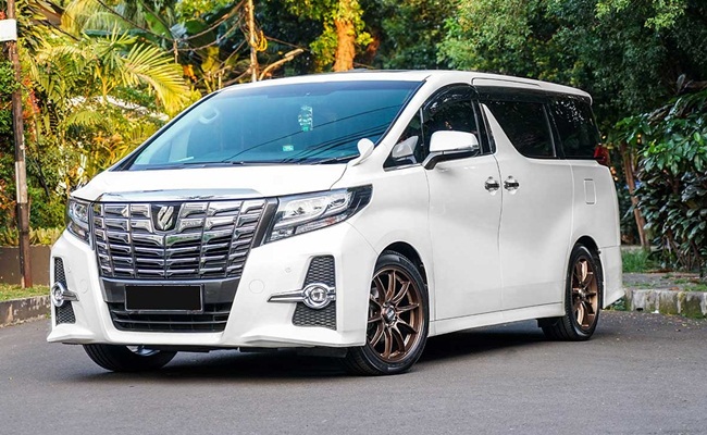 7 Seater Toyota Alphard Van